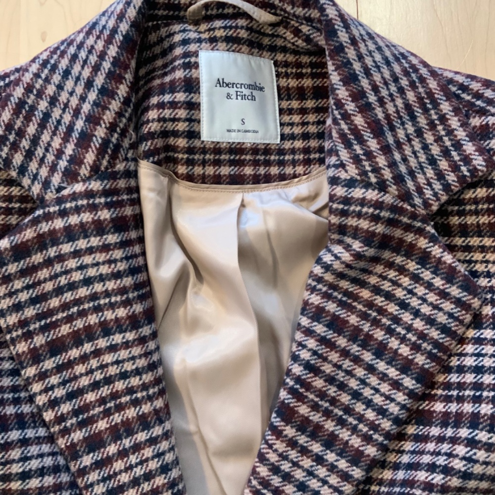 Blazer - Picture 2 of 3